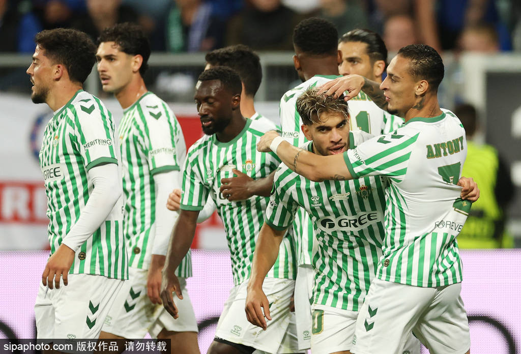 皇冠信用网庄家_欧战全满贯皇冠信用网庄家！欧协-桑乔建功帕尔默2助 切尔西4-1贝蒂斯夺冠