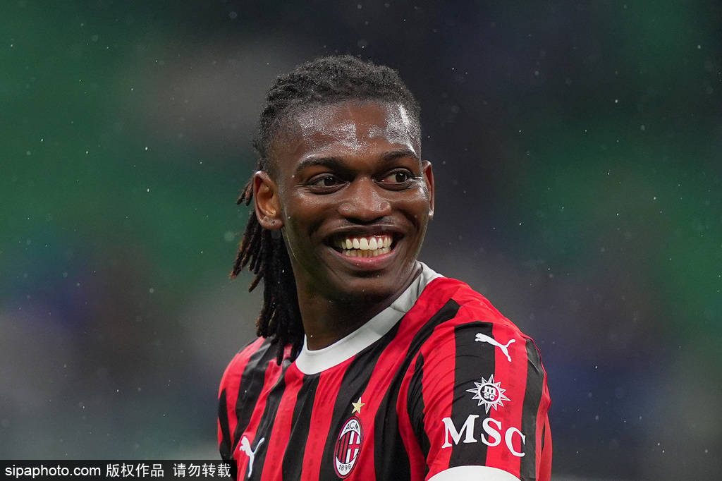 皇冠电竞足球_震动欧洲！莱奥密会拜仁皇冠电竞足球，利物浦半路截胡？米兰1.3亿防线告急！