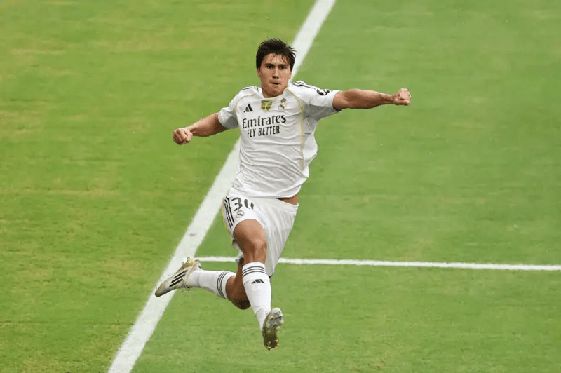 白兰恩vs桑德菲杰_世俱杯-阿诺德皇马生涯首助 姆巴佩赛事首秀皇马1-0尤文