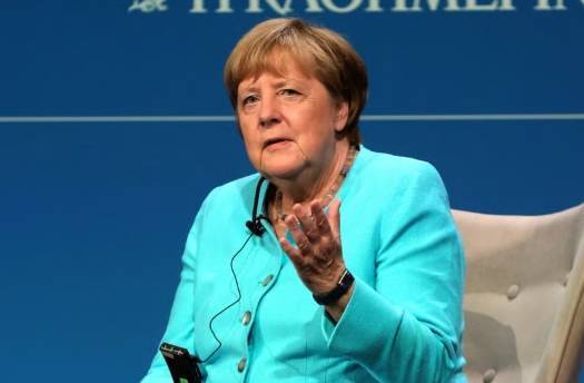 怎么弄皇冠信用網_默克尔吐槽特朗普：镜头前拒绝握手怎么弄皇冠信用網，摄像机关了又握上了