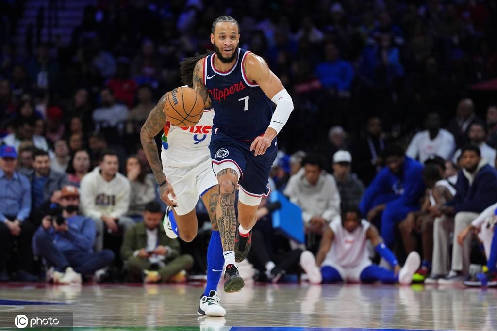 皇冠信用网会员注册网址_自由球员科菲加盟雄鹿 此前6年均效力于快船