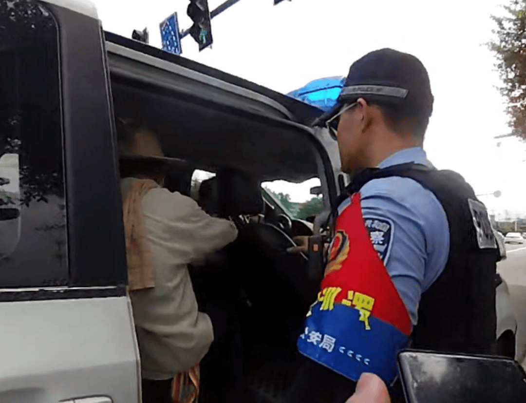 皇冠信用網申请_老家的父亲出门散步迟迟未归皇冠信用網申请，千里之外的儿子求助浙江公安