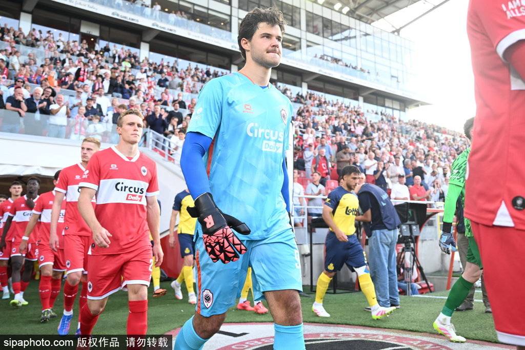 皇冠信用网会员如何注册_曼联转会新动态：拉门斯加盟在即皇冠信用网会员如何注册，2000万欧元转会费背后的战略考量