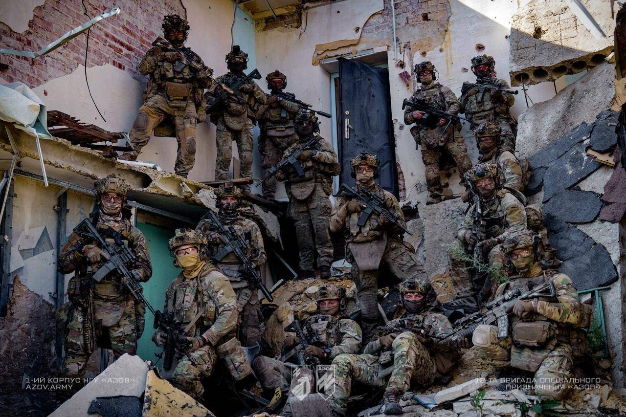 皇冠信用网代理平台_俄军敢死队向红军城突击皇冠信用网代理平台，乌军32旅谎报军情，温压弹收割平原溃兵