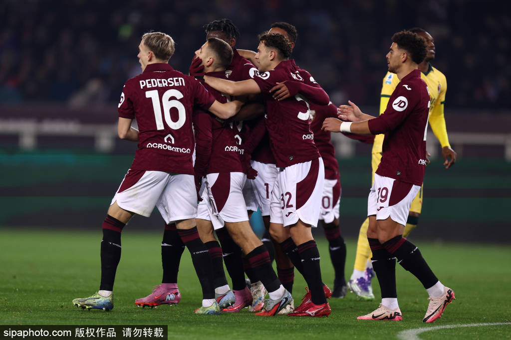 皇冠信用網登3出租
_19岁小将梅开二度皇冠信用網登3出租
,帮助AC米兰逆转对手!他让人想起了马尔蒂尼