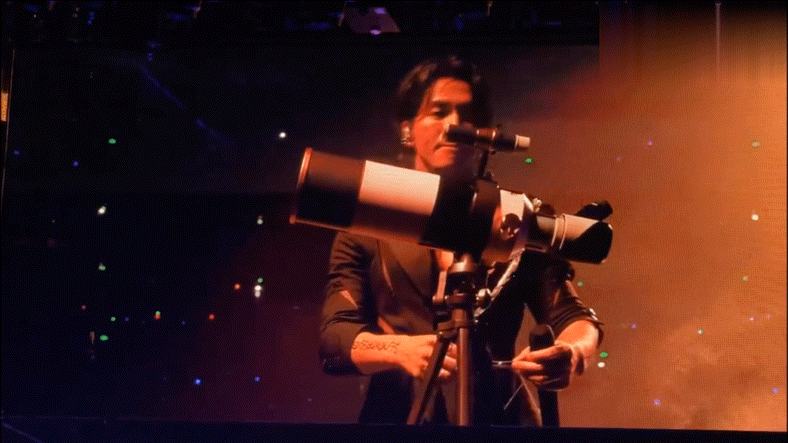 皇冠足球平台在哪里注册_言承旭演唱会上用流星项链缅怀大S皇冠足球平台在哪里注册!网友泪崩:道明寺想杉菜了