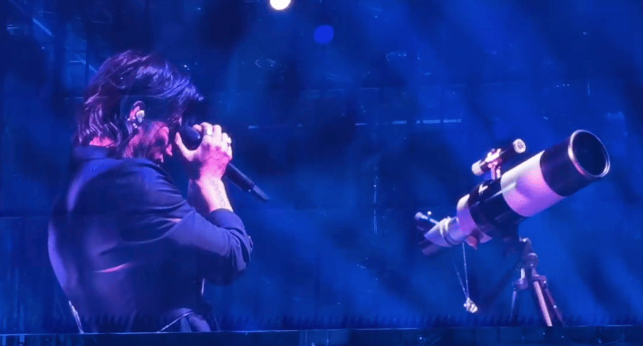 皇冠足球平台在哪里注册_言承旭演唱会上用流星项链缅怀大S皇冠足球平台在哪里注册!网友泪崩:道明寺想杉菜了