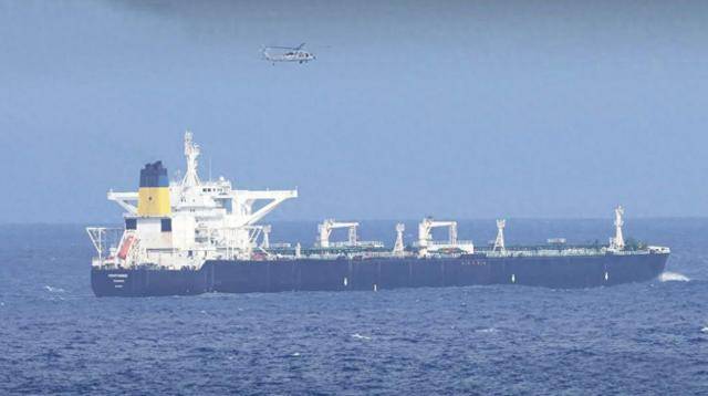 皇冠体育App下载_中国180万桶原油遭殃皇冠体育App下载,特朗普闯下大祸,解放军100枚导弹已就位?