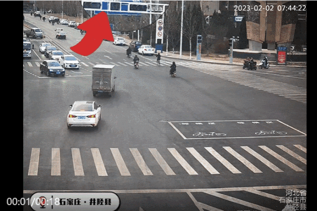 皇冠信用盘最新地址 _北京街头一轿车90km/h抢黄灯皇冠信用盘最新地址 ，撞飞闯红灯的电动自行车，致一人死亡！检察机关提起公诉